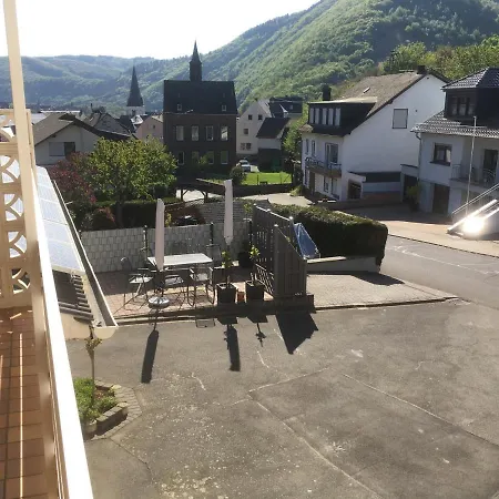 Apartment Weinhaus Lenartz-bleser Briedern